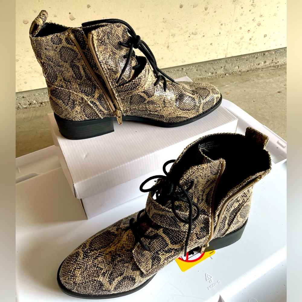 Brand new Express brand snake print boots